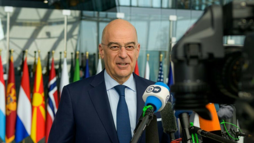 Δένδιας: Θα θέσω ξεκάθαρα στο Συμβούλιο των υπουργών Εξωτερικών την κράτηση του Φρέντη Μπελέρη