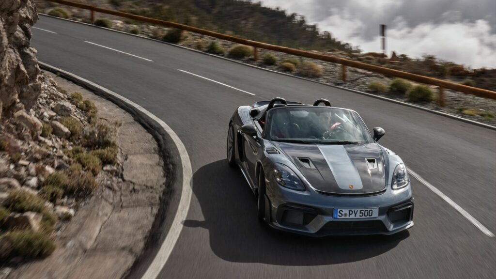 H Porsche 718 Spyder RS… ανάβει φωτιές