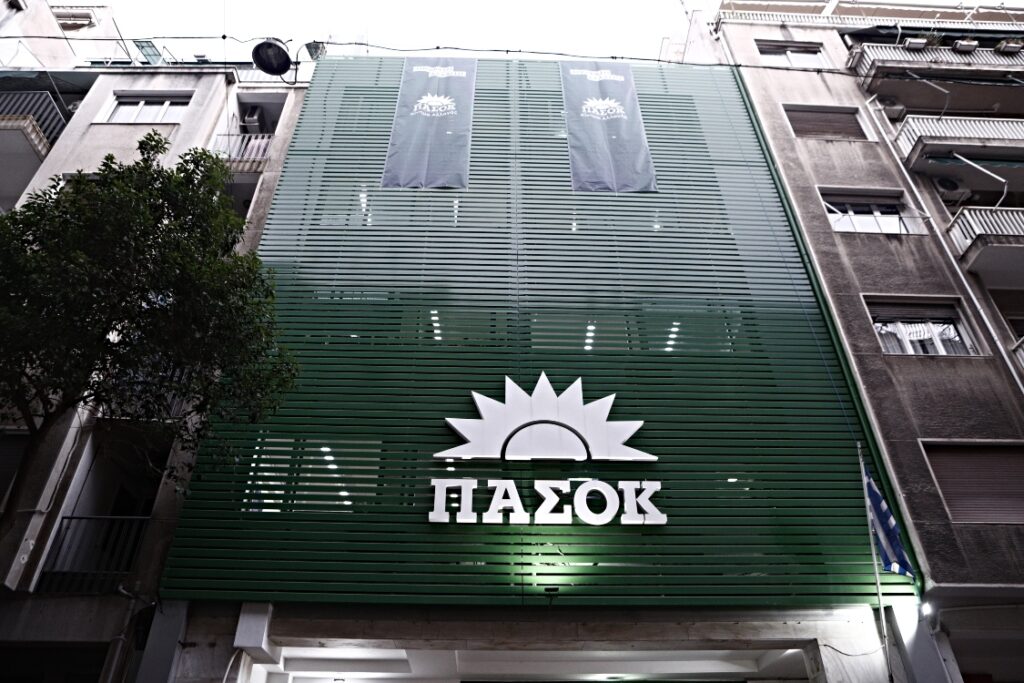 Το ΠΑΣΟΚ «αδειάζει» τον Παραστατίδη για ΕΝΦΙΑ