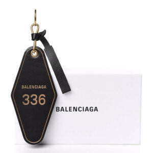 Χρυσό κλειδί θα είναι η πρόσκληση για το σόου του Balenciaga