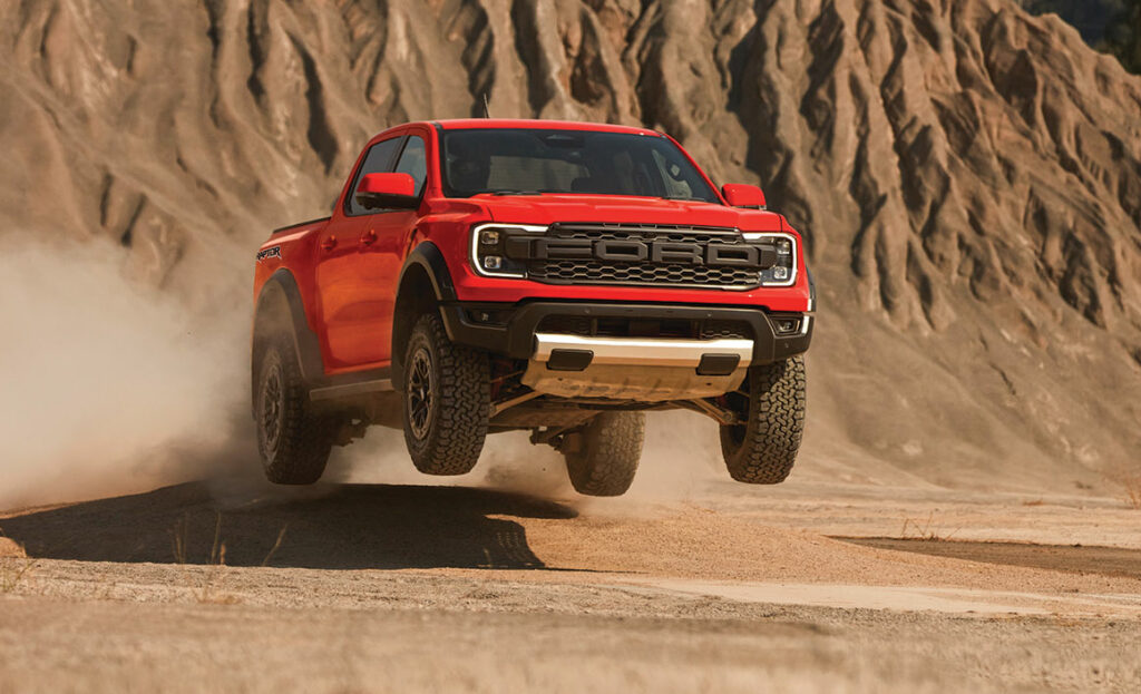 Ford Raptor: Έμφαση στο εσωτερικό που θυμίζει λιμουζίνα