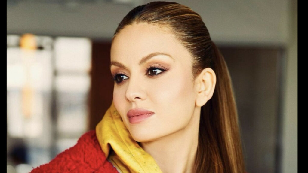 Natasha Poonawalla: Όλοι επιμένουν ότι είναι το νέο αμόρε του Leonardo DiCaprio