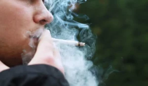 Ελβετία: Θα απαγορευθεί η διαφήμιση καπνού σε νέους