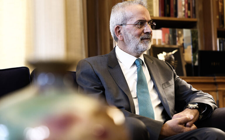 Αύριο στις 16:00 ορκίζεται πρωθυπουργός ο Σαρμάς