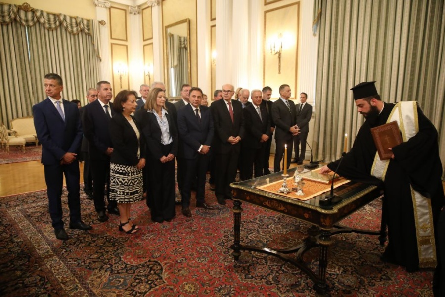 Ορκίστηκε η νέα υπηρεσιακή κυβέρνηση