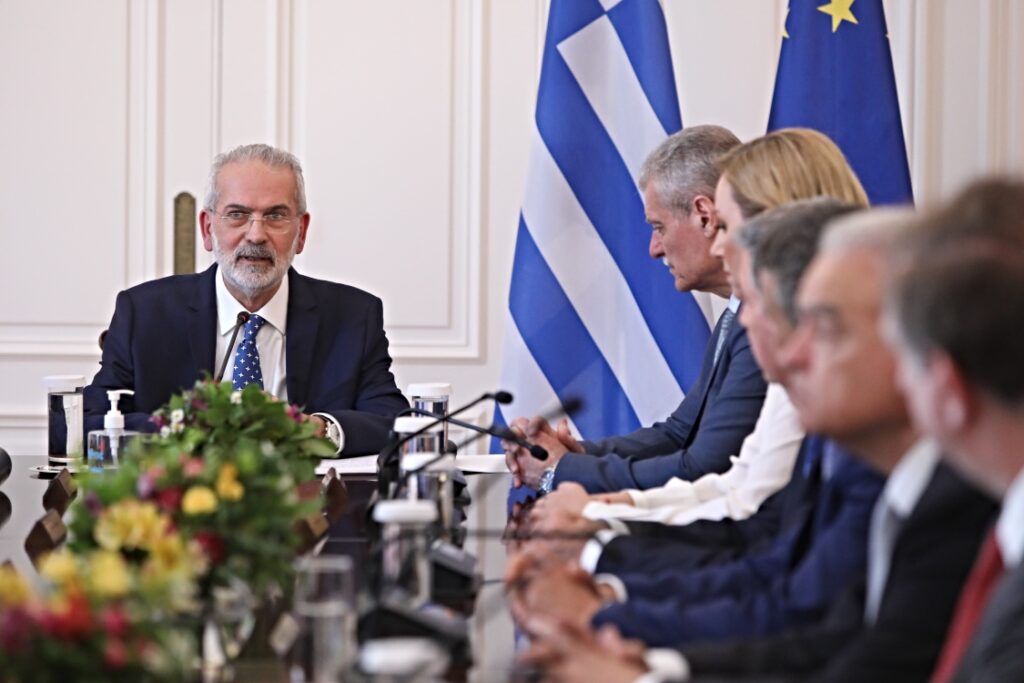 Υπουργικό Συμβούλιο, υπηρεσιακή κυβέρνηση.