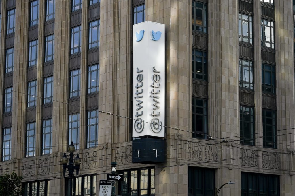 Το Twitter αποφάσισε να εγκαταλείψει τον κώδικα της ΕΕ κατά της παραπληροφόρησης
