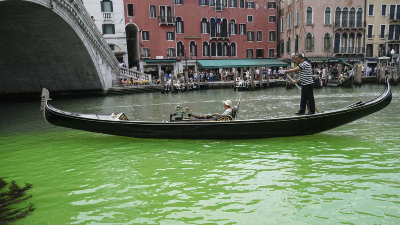 Βενετία: Πράσινο χρώμα πήραν ξαφνικά τα κανάλια