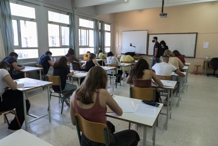 Σχολεία: Παρέμβαση Ντογιάκου μετά τη νέα κατάρρευση της Τράπεζας Θεμάτων