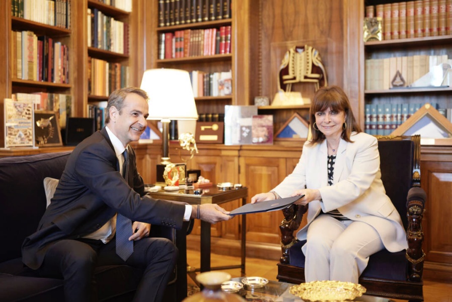 Μητσοτάκης σε Σακελλαροπούλου: Επιστρέφω τη διερευνητική το απόγευμα - Δεν υπάρχουν προϋποθέσεις για κυβέρνηση