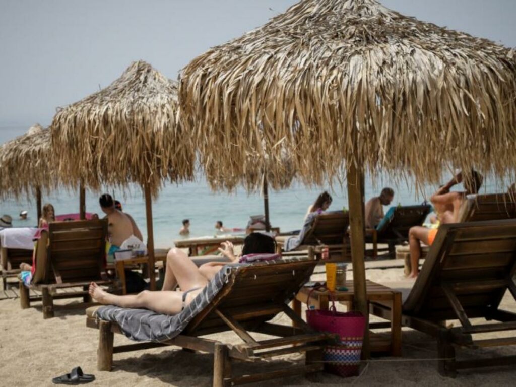 Στα ύψη οι τιμές στις παραλίες