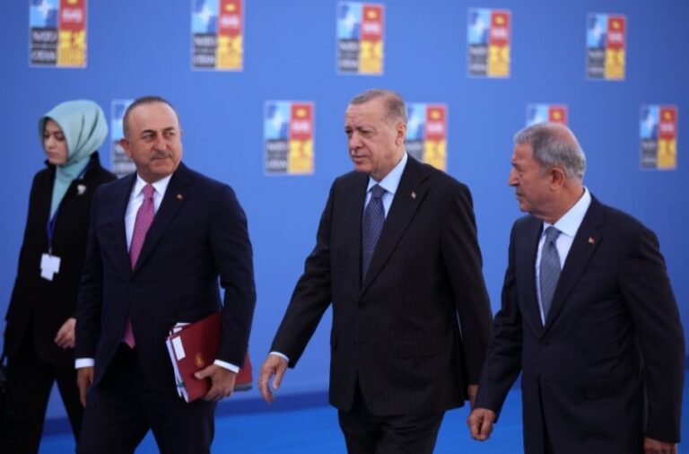 Τουρκία: Εκτός κυβέρνησης Χουλουσί Ακάρ και Μεβλούτ Τσαβούσογλου