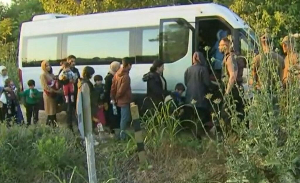 230605084532_evros-metanastes