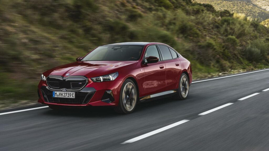 BMW: Αποκάλυψε την 8η γενιά της Σειράς 5