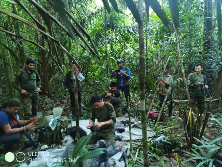 Κολομβία: Ζωντανά βρέθηκαν τα 4 παιδιά που αγνοούνταν 40 μέρες μόνα στη ζούγκλα