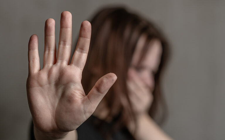 Γερμανία: Ένας στους τρεις άνδρες θεωρεί αποδεκτή τη βία σε βάρος των γυναικών