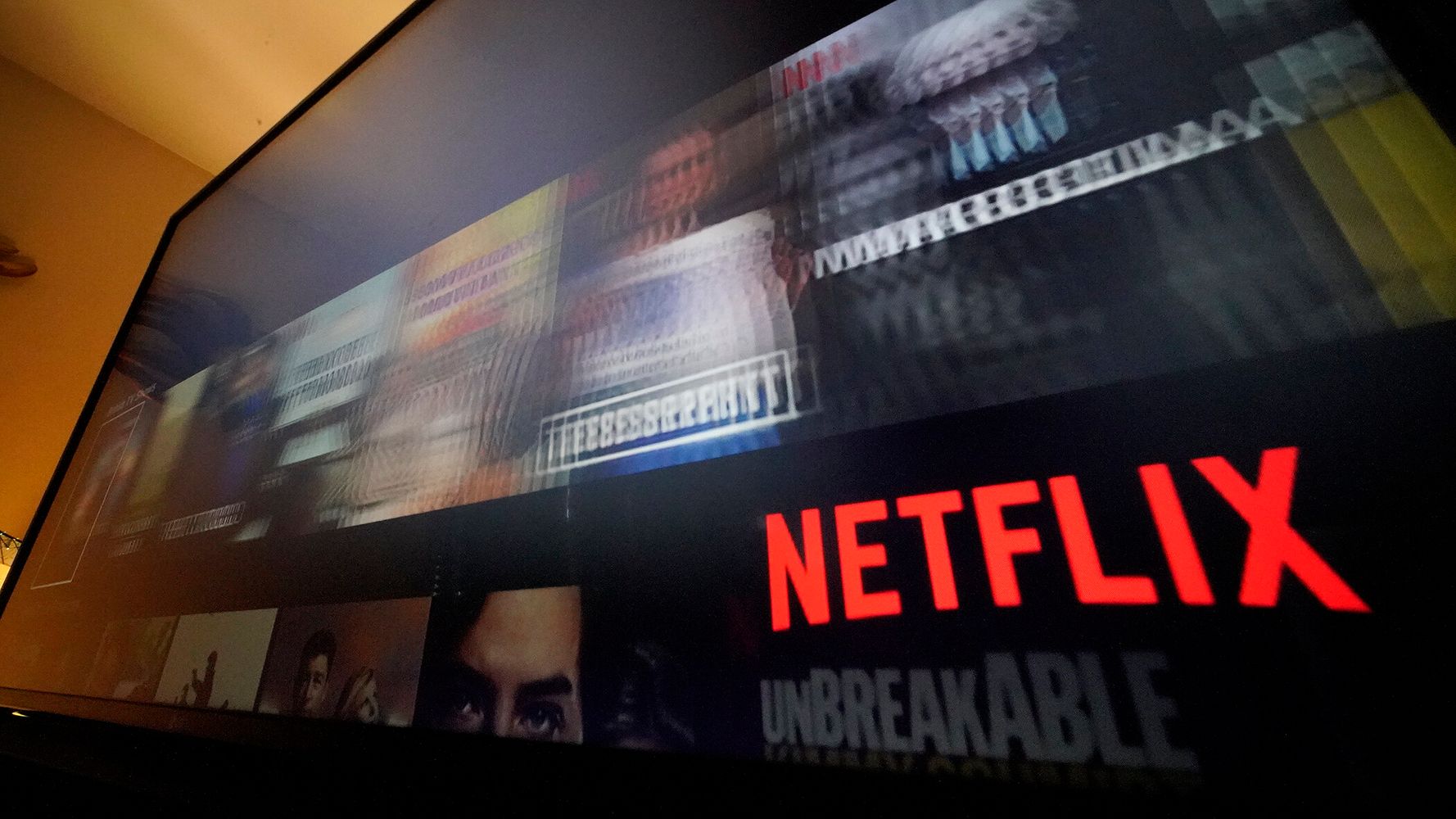 Netflix: Βρήκε τον κωδικό και ξαναζεί μέρες lockdown