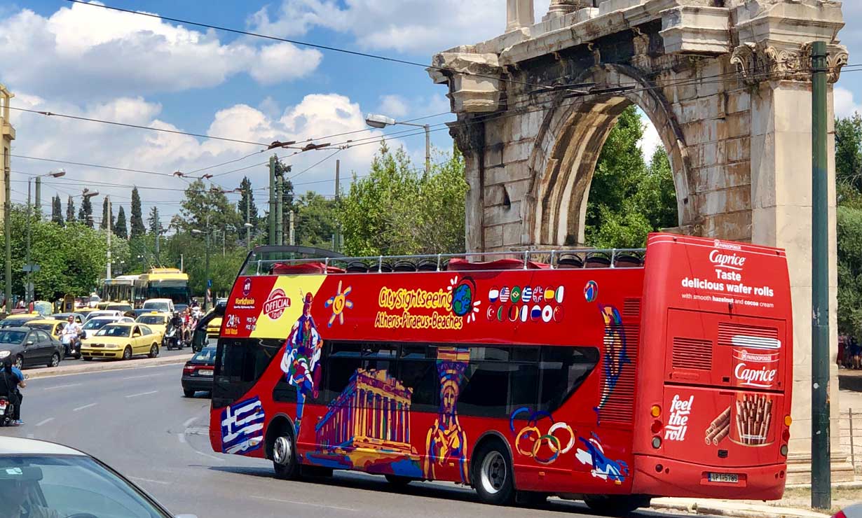 Δήμος Αθηναίων: Ποια είναι τα 11 νέα σημεία στάσης και στάθμευσης των τουριστικών λεωφορείων