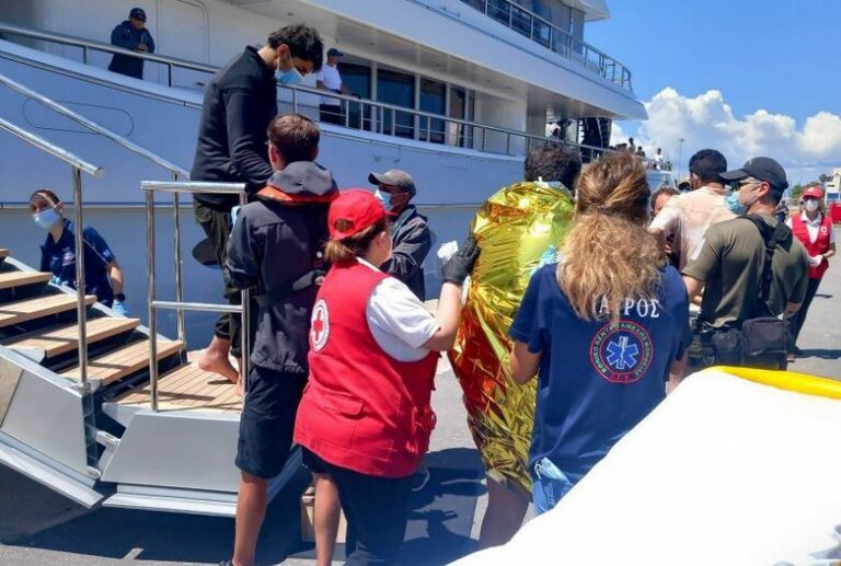 Τραγωδία στην Πύλο - Νεκροί 59 μετανάστες - Ανετράπη η βάρκα που τους μετέφερε