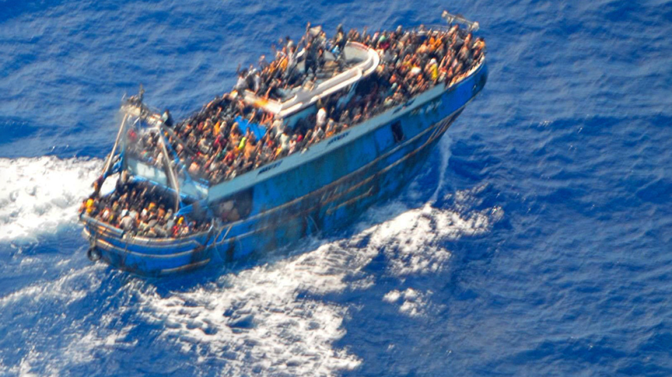 Λιμενικό για ναυάγιο στην Πύλο: Τρεις ώρες πριν τη βύθιση πετάξαμε σχοινί για λίγα λεπτά, το έλυσαν οι μετανάστες