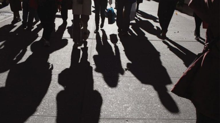 Αργεί το τέλος των αυξήσεων των επιτοκίων – Το “αγκάθι” του πηθωρισμού