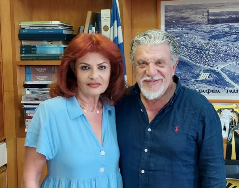 Υποψήφια στις δημοτικές εκλογές η μητέρα της Μυρτώς της Πάρου