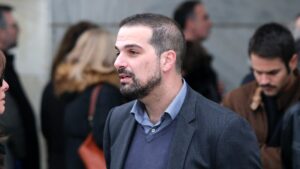 Σακελλαρίδης: Δηλώνει παρών, ψηφίζει ΣΥΡΙΖΑ χωρίς να διεκδικεί ρόλο και ζητά αλλαγές στο κόμμα