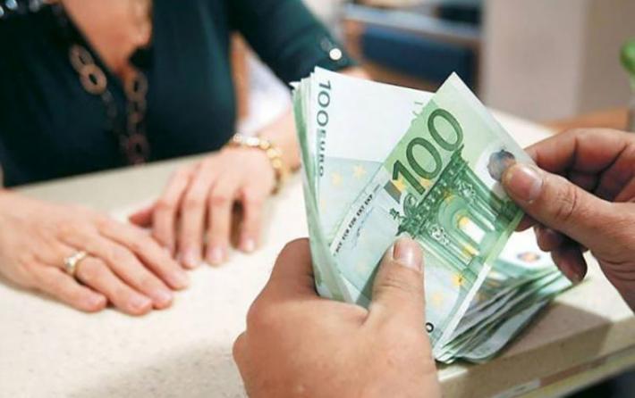 Οι τρεις πρώτες άδειες για μικροπιστώσεις έως 25 χιλ. ευρώ