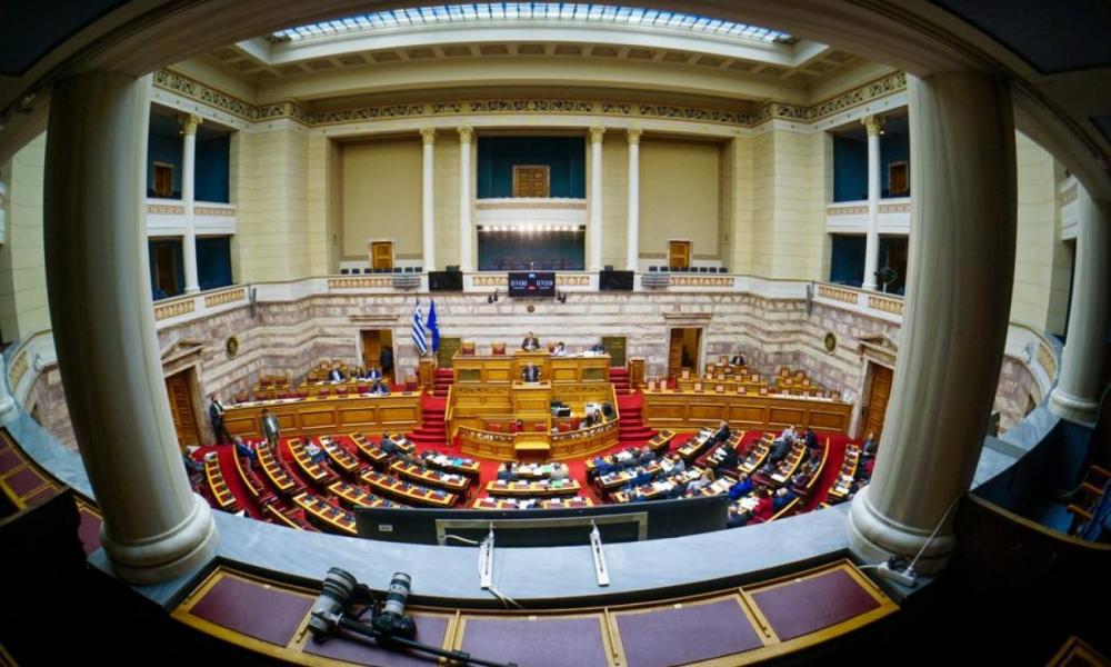 Δεύτερη φορά στην ιστορία με 8 κόμματα στη Βουλή