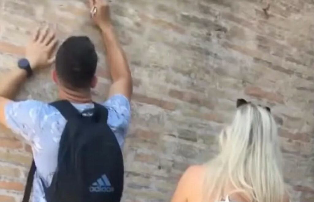 230627082446_Italia