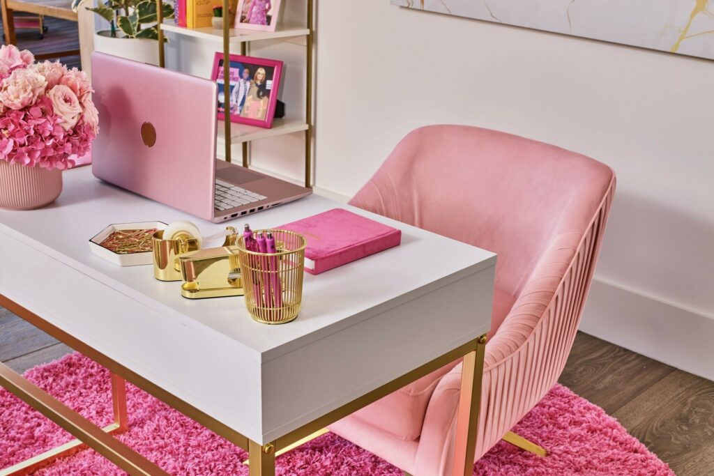 Airbnb: Μια βραδιά στο κουκλόσπιτο της Barbie