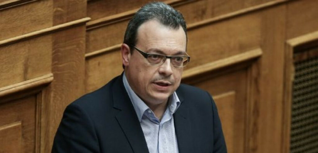 ΣΥΡΙΖΑ: Με έξι πολιτικά πρόσωπα η πρόταση Προανακριτικής για τα Τέμπη – Ανάμεσά τους Μητσοτάκης, Καραμανλής και Σπίρτζης