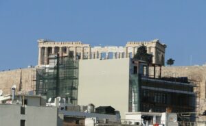 ΣτΕ: Πιέζει για την κατεδάφιση ορόφων του ξενοδοχείου Coco-Mat στην Ακρόπολη