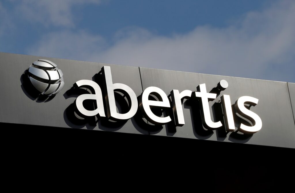 Η Abertis φέρνει έκθεση του Ισπανού ζωγράφου και γλύπτη Χουάν