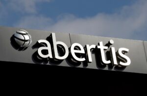 Η Abertis φέρνει έκθεση του Ισπανού ζωγράφου και γλύπτη Χουάν