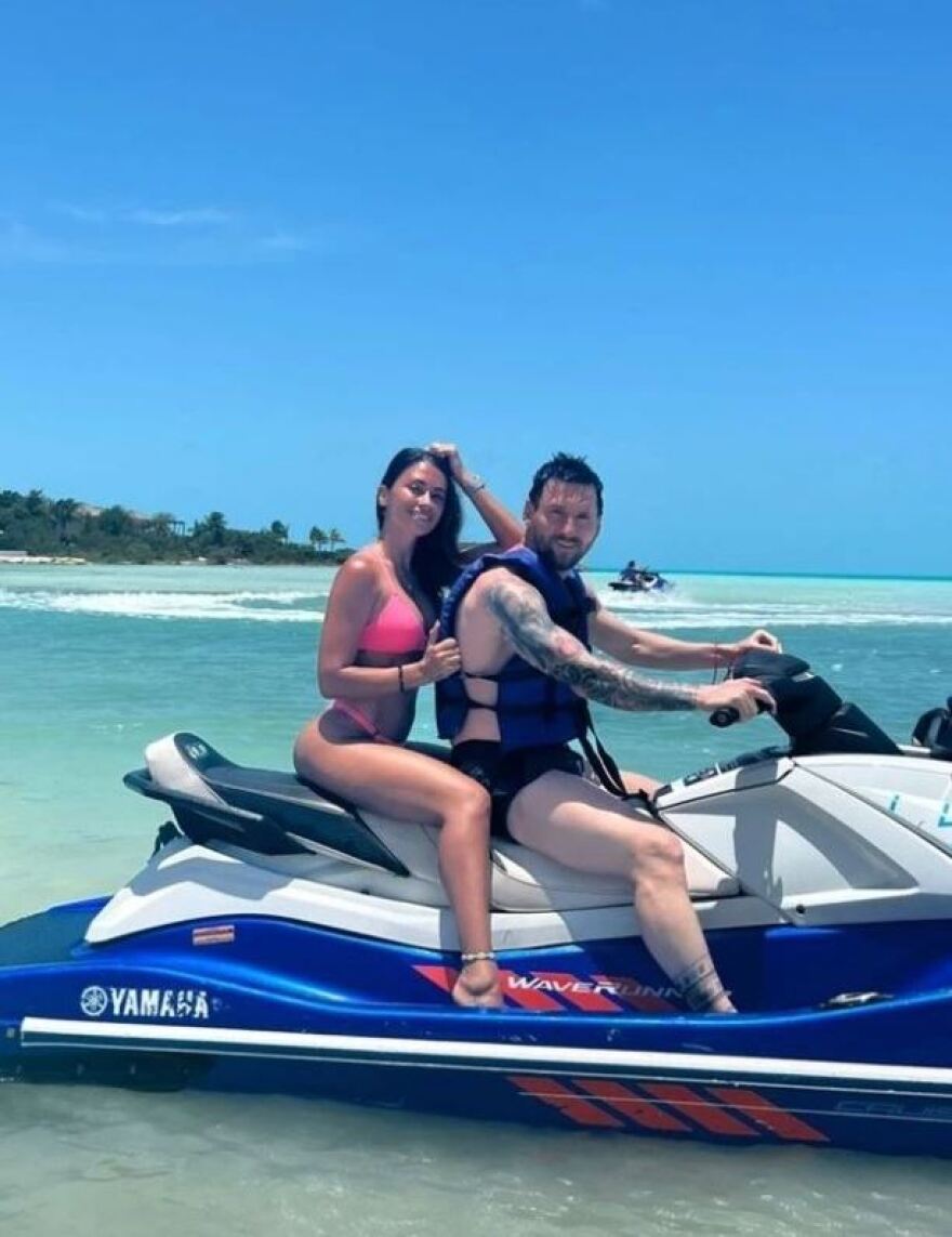Λιονέλ Μέσι: Διακοπές στις Μπαχάμες με τη γυναίκα της ζωής του