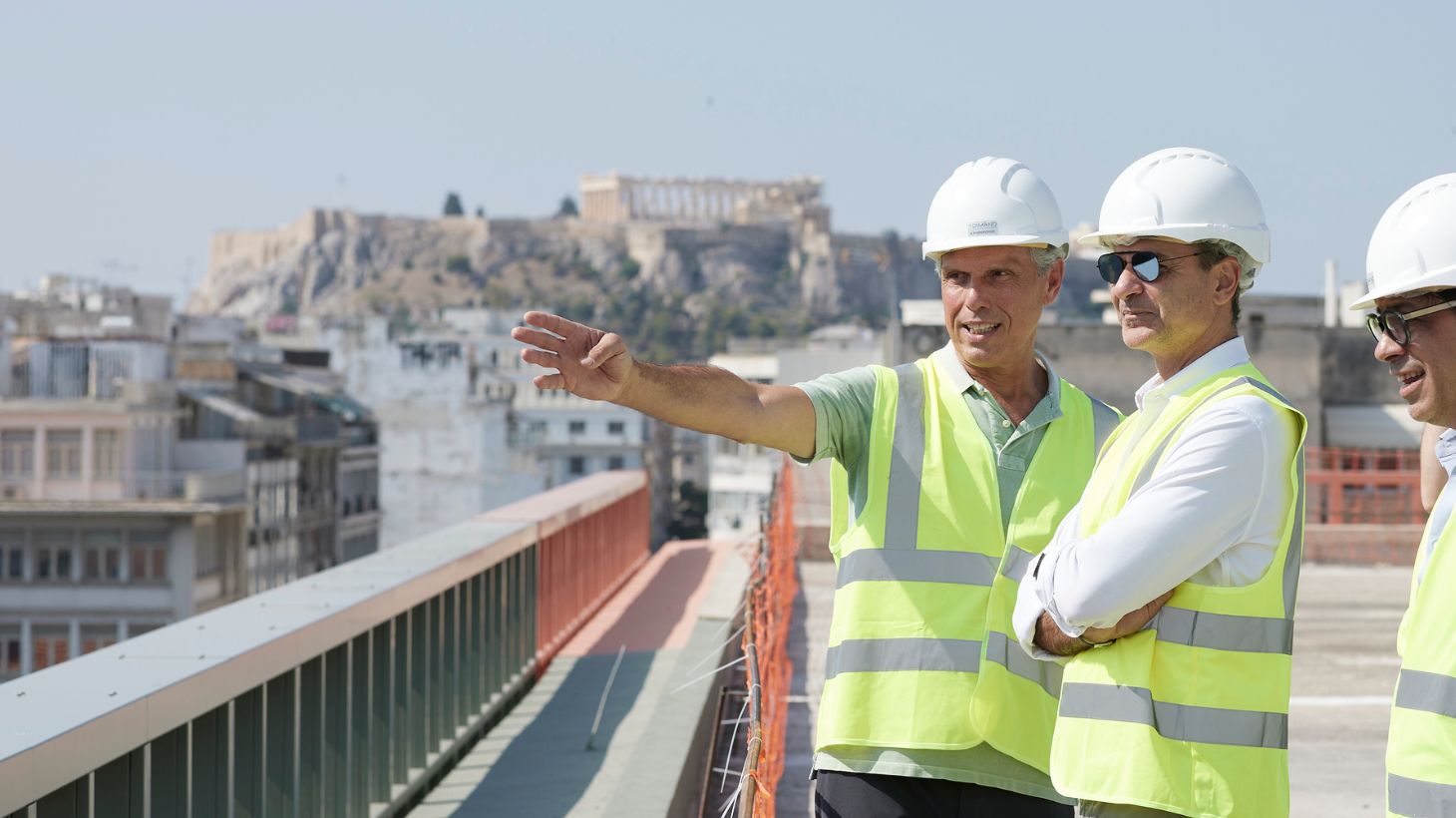 Μητσοτάκης: Επίσκεψη στο νέο κτήριο του «Μινιόν» - H βόλτα στην Ομόνοια