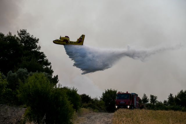 Διπλό μέτωπο φωτιάς στο Ηράκλειο σε Αρκαλοχώρι και Πρινιά