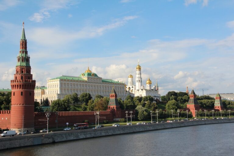 Ρωσία: Έχουμε κατάλογο δυτικών περιουσιακών στοιχείων που θα μπορούσαν να κατασχεθούν