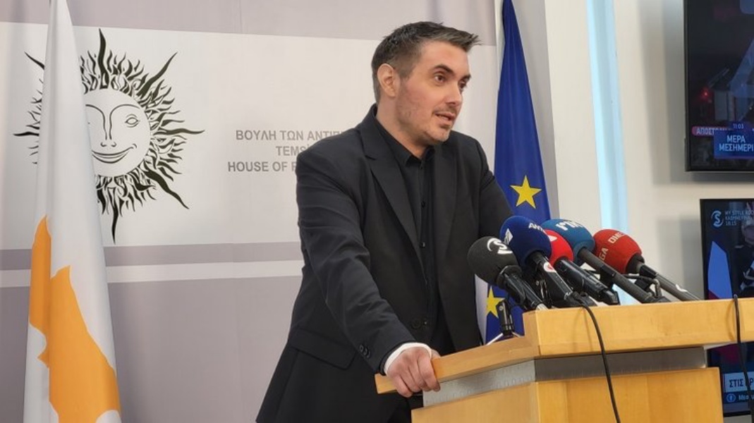 Μιχάλης Χατζηγιάννης: Προς παραίτηση από τη θέση του υφυπουργού Πολιτισμού της Κύπρου