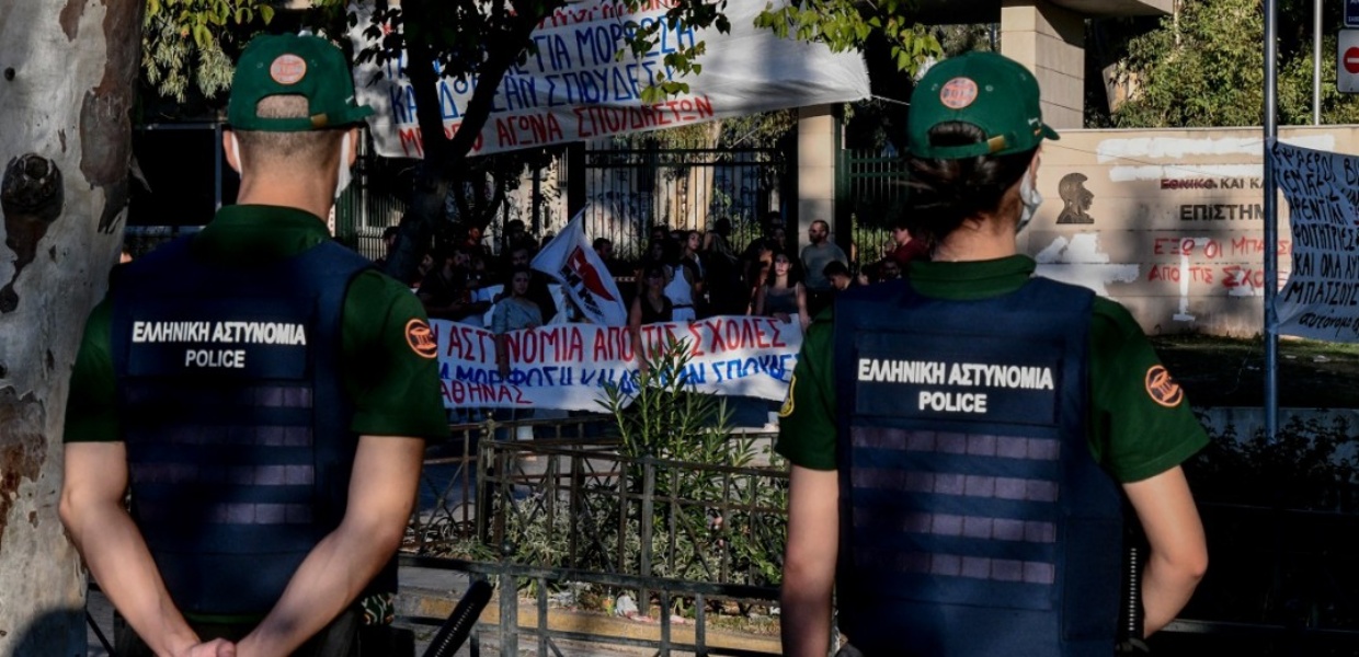 Μηταράκης: Τέλος η πανεπιστημιακή αστυνομία– Δημιουργείται σώμα έφιππων αστυνομικών