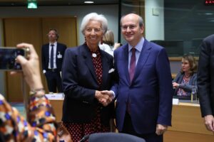 Eurogroup: «Σφικτή» πολιτική, «τέλος» στα έκτακτα μέτρα στήριξης και «όχι» στα μόνιμα