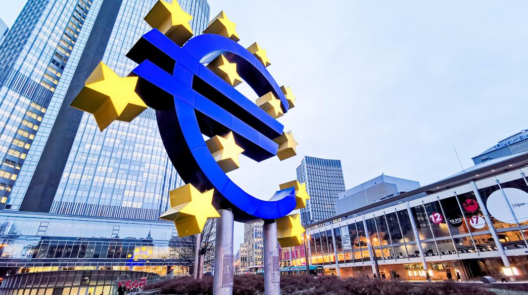 Δεν εξετάζει παρέμβαση στην αγορά των γαλλικών ομολόγων η ΕΚΤ - Ανησυχία για το sell off