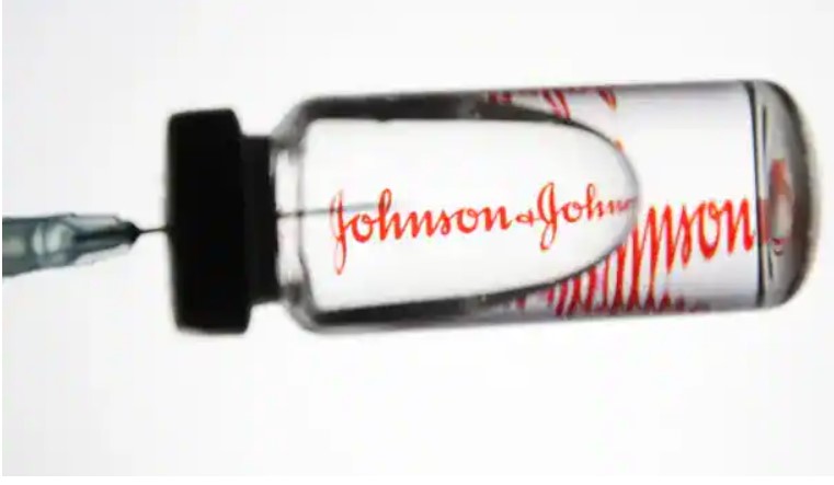 Johnson & Johnson: Μμηνύει την κυβέρνηση Μπάιντεν για την τιμή των φαρμάκων του Medicare