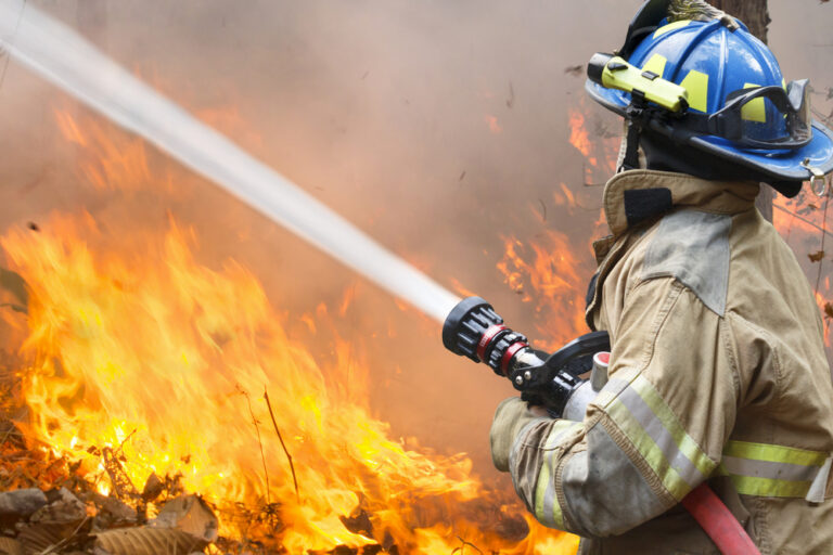Καιρός: Πολύ υψηλός κίνδυνος για πυρκαγιά σε πέντε περιοχές αύριο