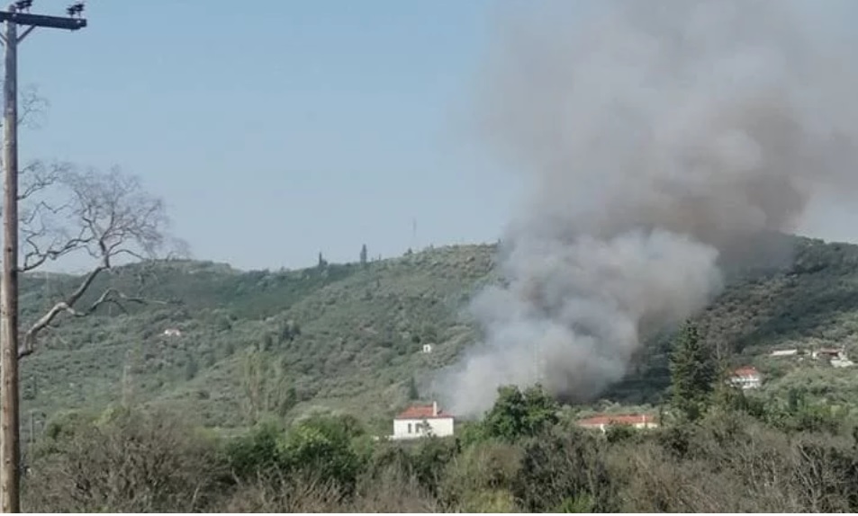 Νέο μέτωπο φωτιάς στην Άρτα - Ρίχνουν νερό κι από τον αέρα