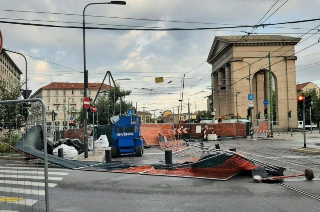 Μιλάνο: Nεκρή 16χρονη από την κακοκαιρία - Την καταπλάκωσε δέντρο