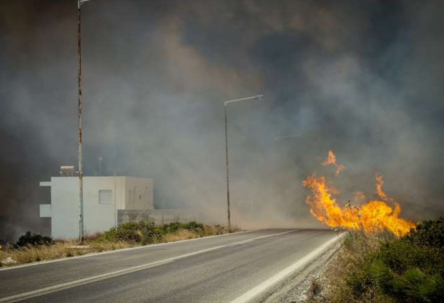 Φωτιά στη Ρόδο: Ήχησε ξανά το 112 - Εκκενώνεται το Βάτι