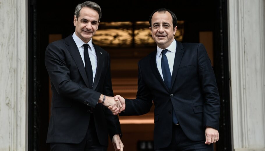 Δεν θα επισκεφθεί την Κύπρο ο Μητσοτάκης λόγω της πτώσης του Canadair στην Κάρυστο