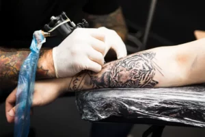 Δείτε τα πιο περίεργα και αποτυχημένα τατουάζ - Από qr code σε φρύδι σε λάθος μεριά